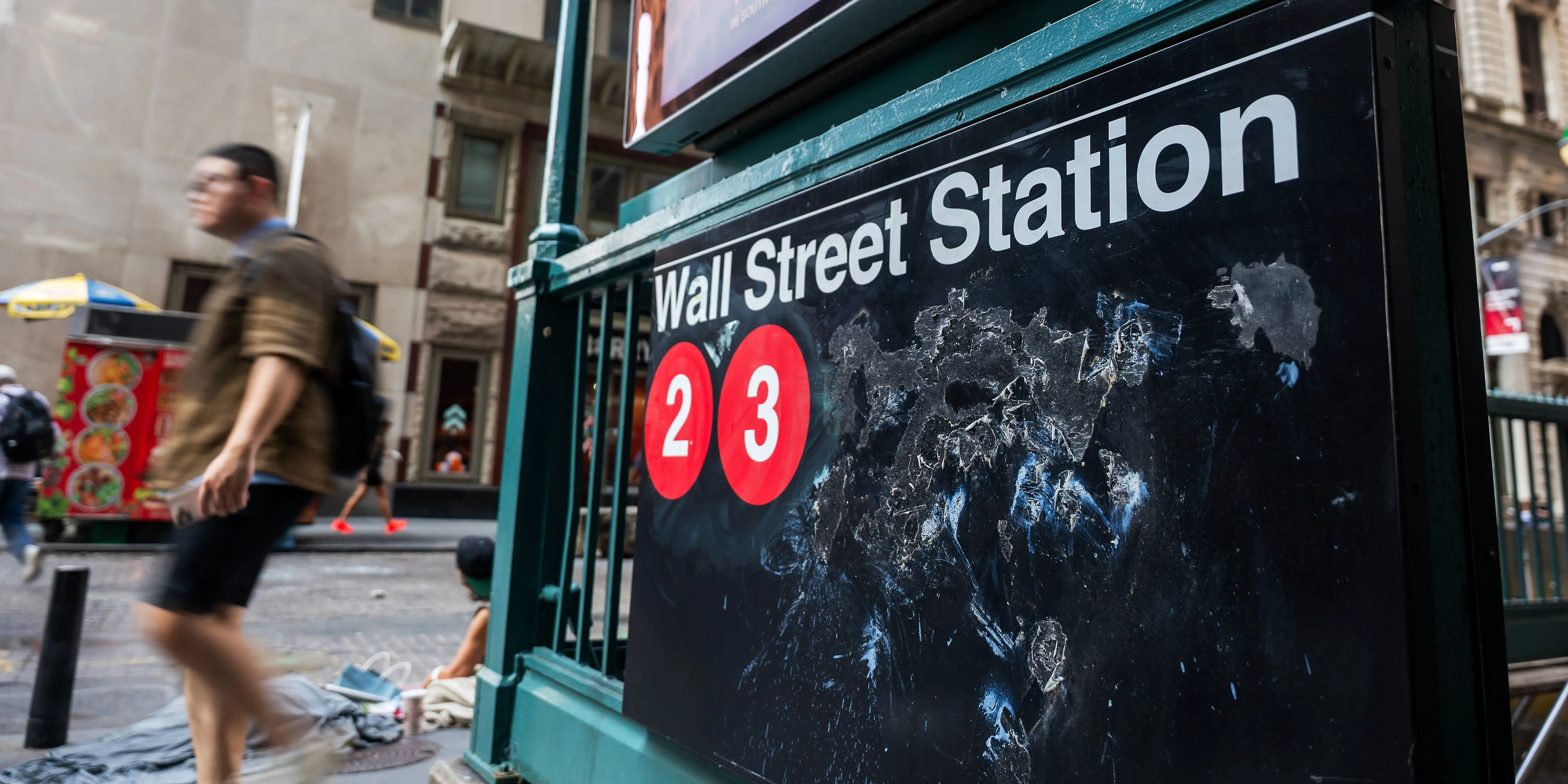 CIO's Top Stock Picks for a Slowing Economy: Tech, Defensives & ETFs to Watch (2026)
