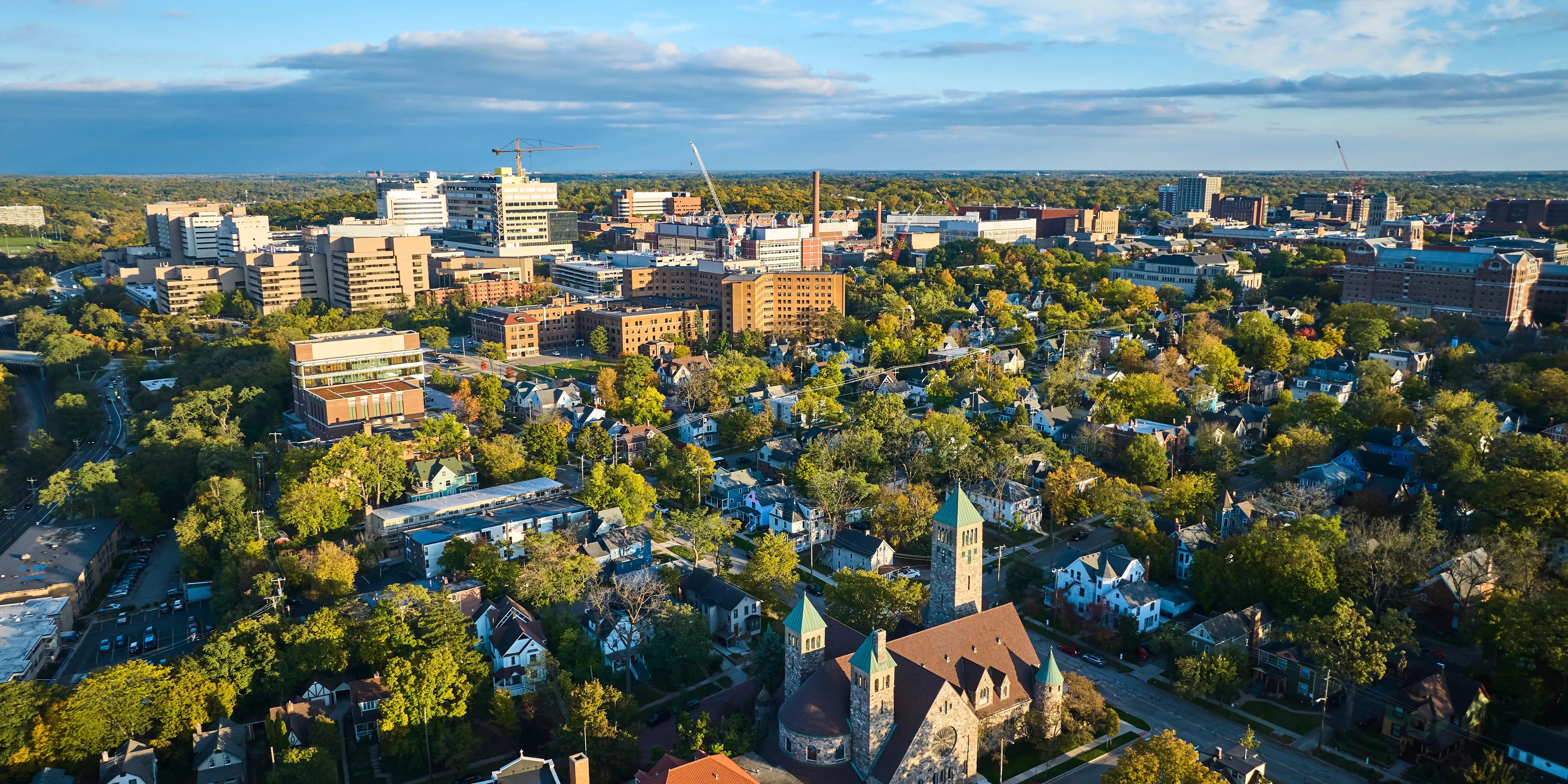 Top 20 College Towns in the US | Ultimate Guide to Student Life & Culture (2026)