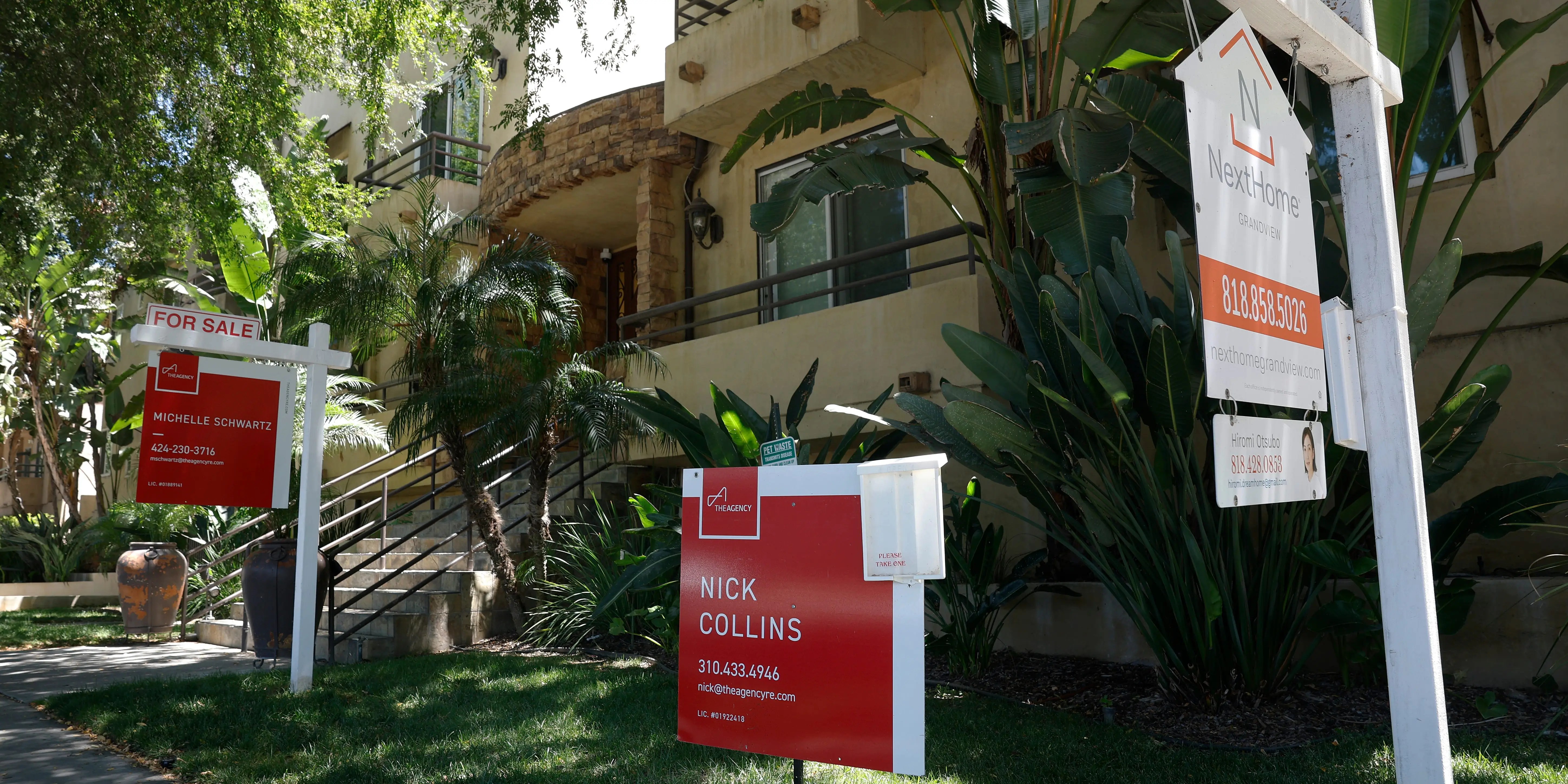 Mortgage Rates Rising, Housing Market Stagnant: 10 Stats to Know (2026)