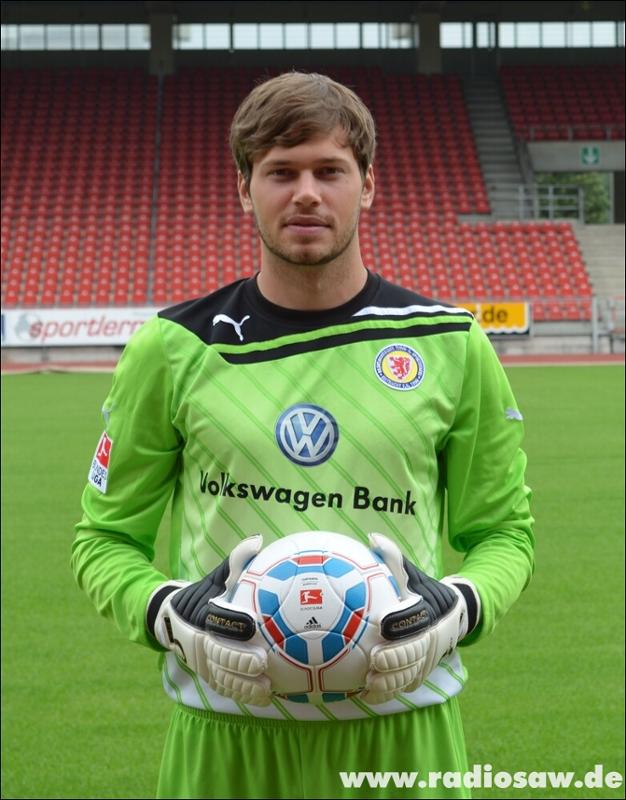 Daniel Davari Alchetron The Free Social Encyclopedia Eintracht Braunschweig ist nach dem Sieg gegen Hannover 96 wieder mittendrin im Kampf um den Klassenerhalt.