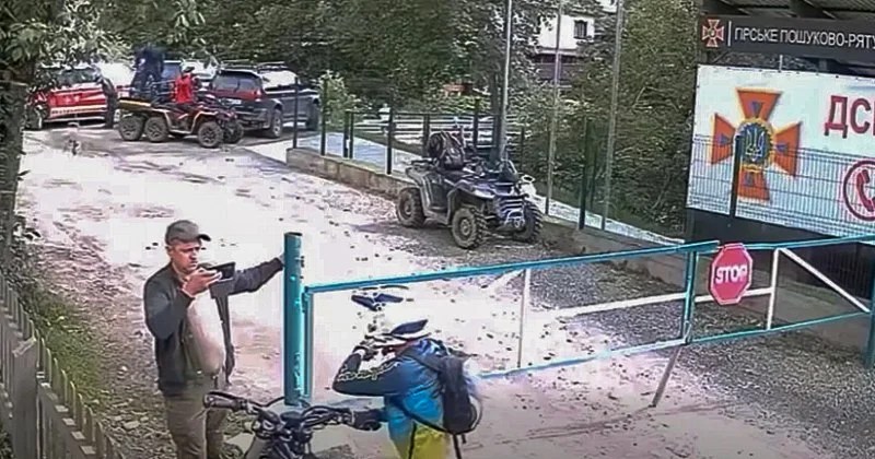 Група туристів на мотоциклах намагалася виїхати на вершину гори Петрос.