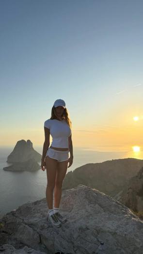 Penny Hiking Along the Coast | Ig Story| 1 JUL 2025