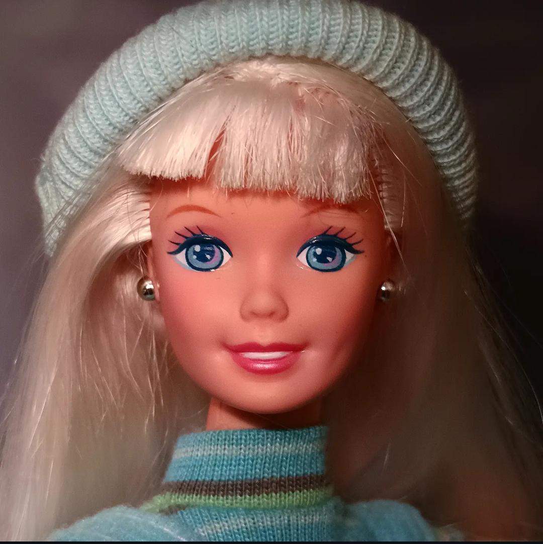 1997 Portrait in Blue Barbie (Wal