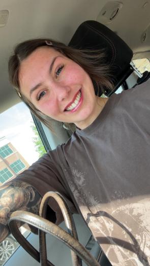 Starting the week off with a smile 🥰😁
