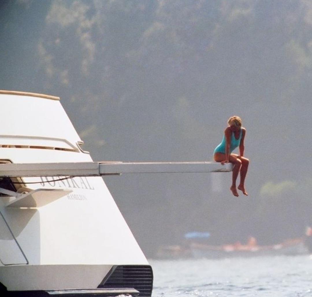 August 24, 1997 a week before her death. Princess Diana. : rOldSchoolCool