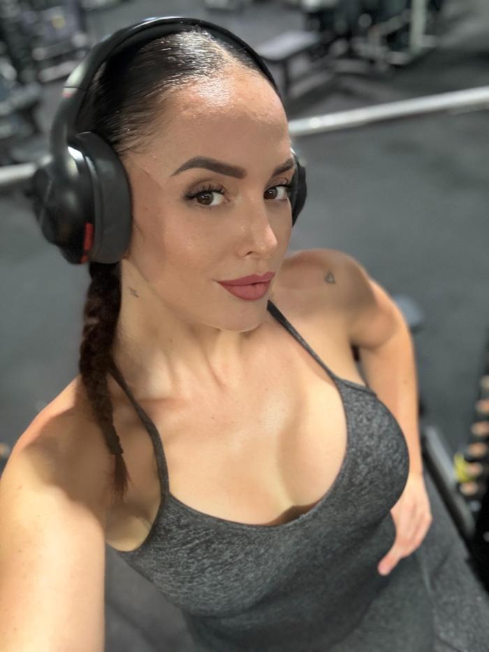 aurora_faye72