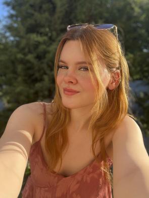 Sunset glow makes my freckles even more charming <3