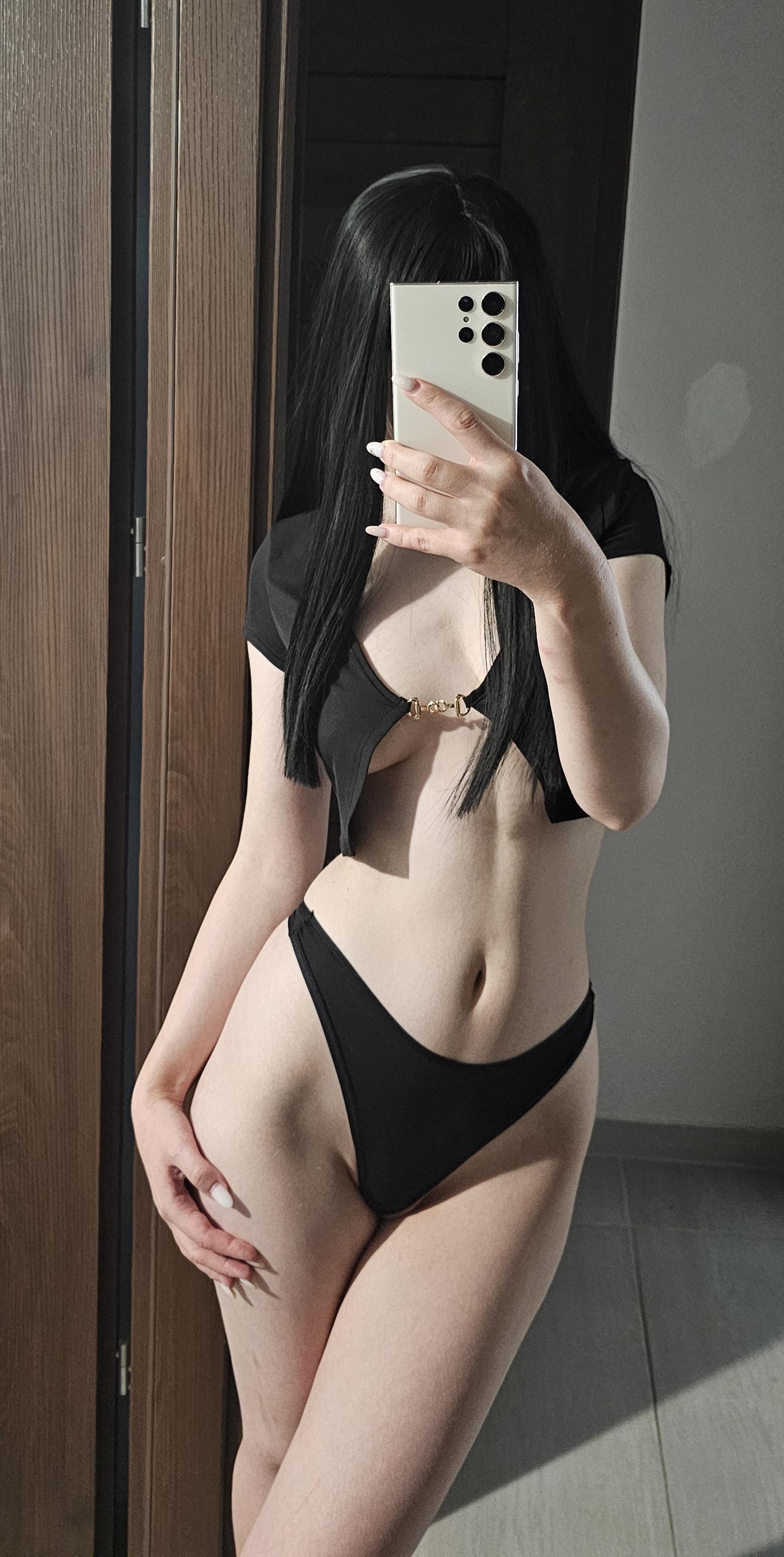 Say Y if your inbox is open for my private nudes : rClothedForPrejacs