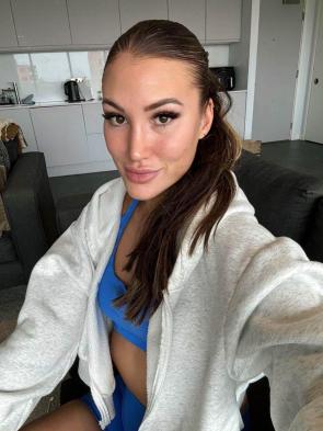 Does being 6’5″ make me sexy?