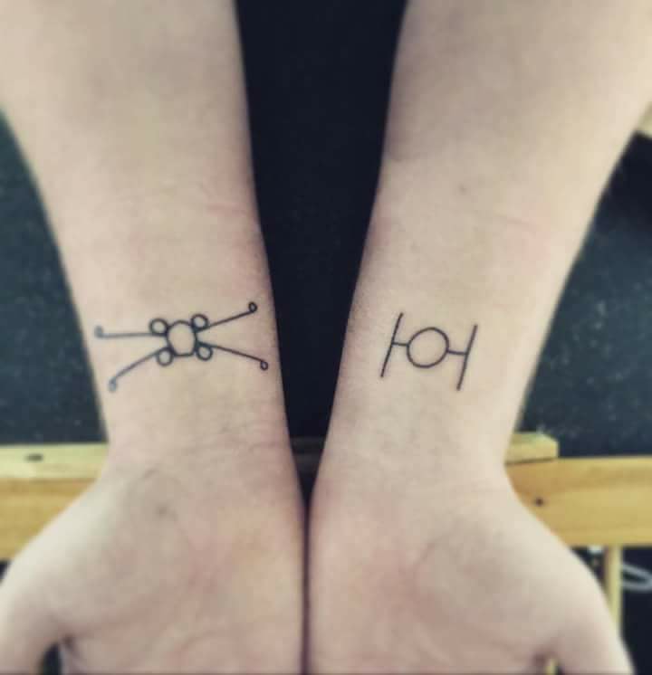 I M Looking For This But Star Trek A Top Down Simple Line Drawing Of The Enterprise D And Ds9 Nerdtattoos