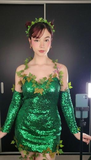 poison ivy cosplay (luna)