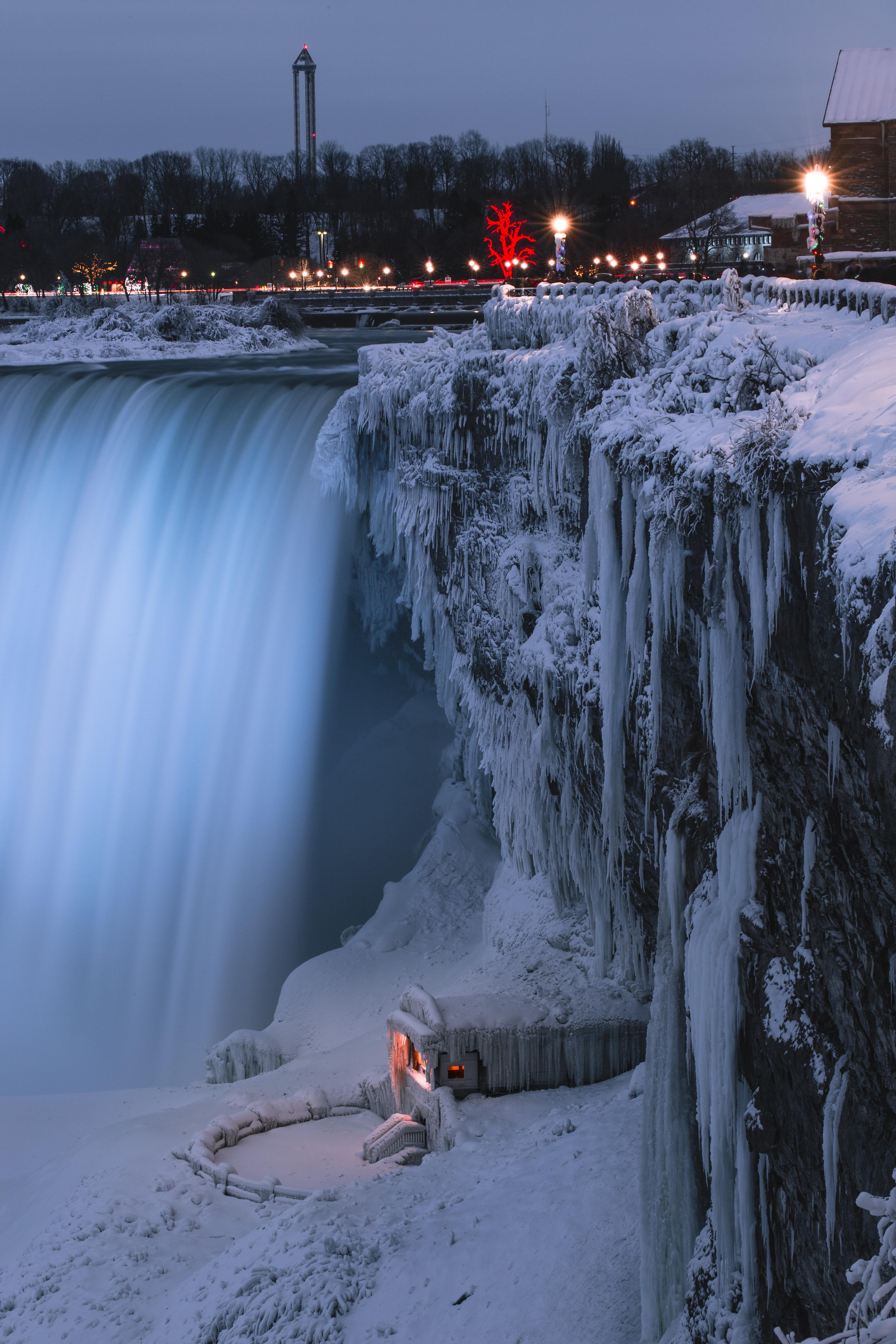 snowy winter day in niagara falls, on [oc] [3840 x 5760 on niagara falls winter wallpapers