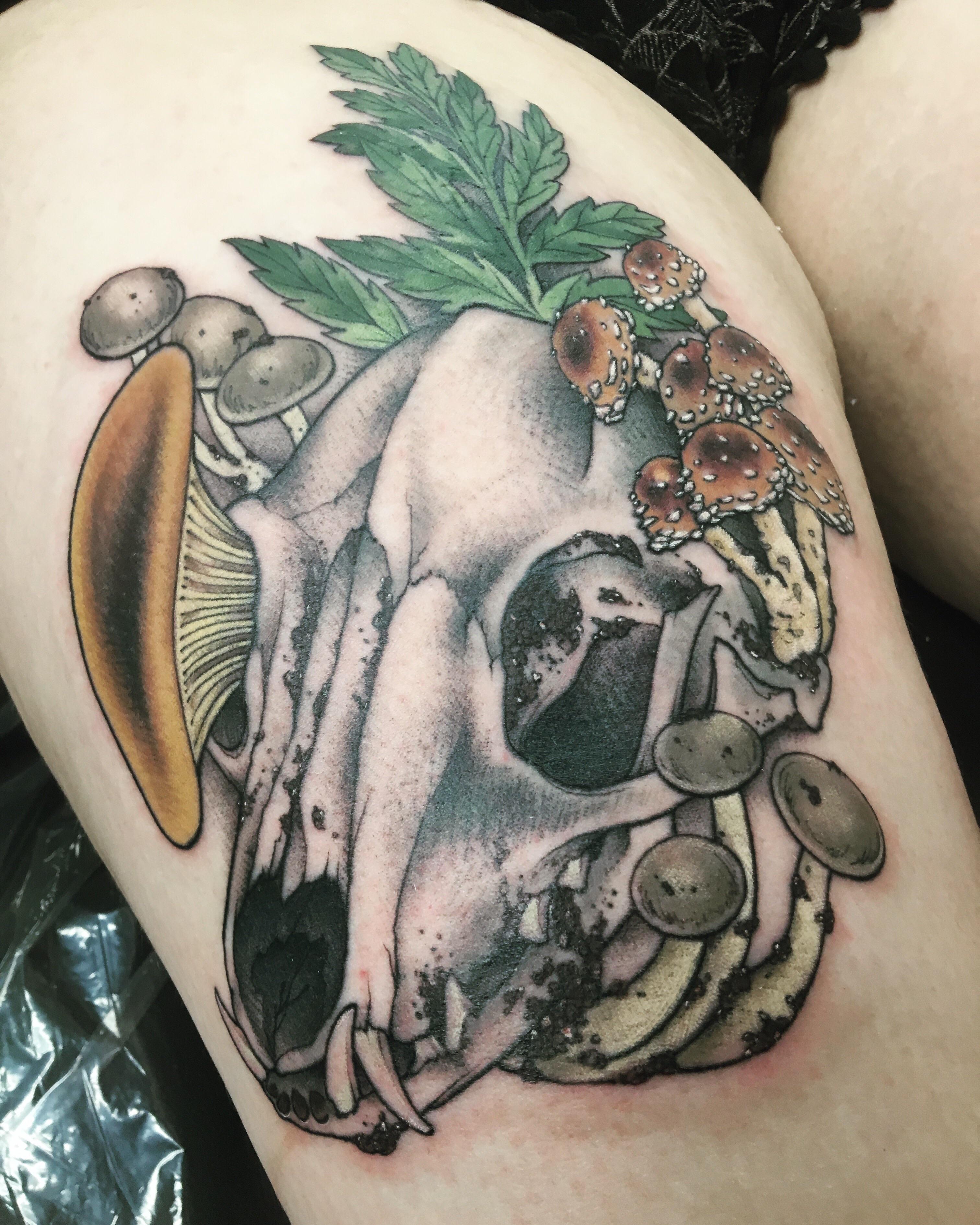 Finished Thigh Piece By Kaley Myers At Legacy Tattoo Piercing In London Ontario Tattoos