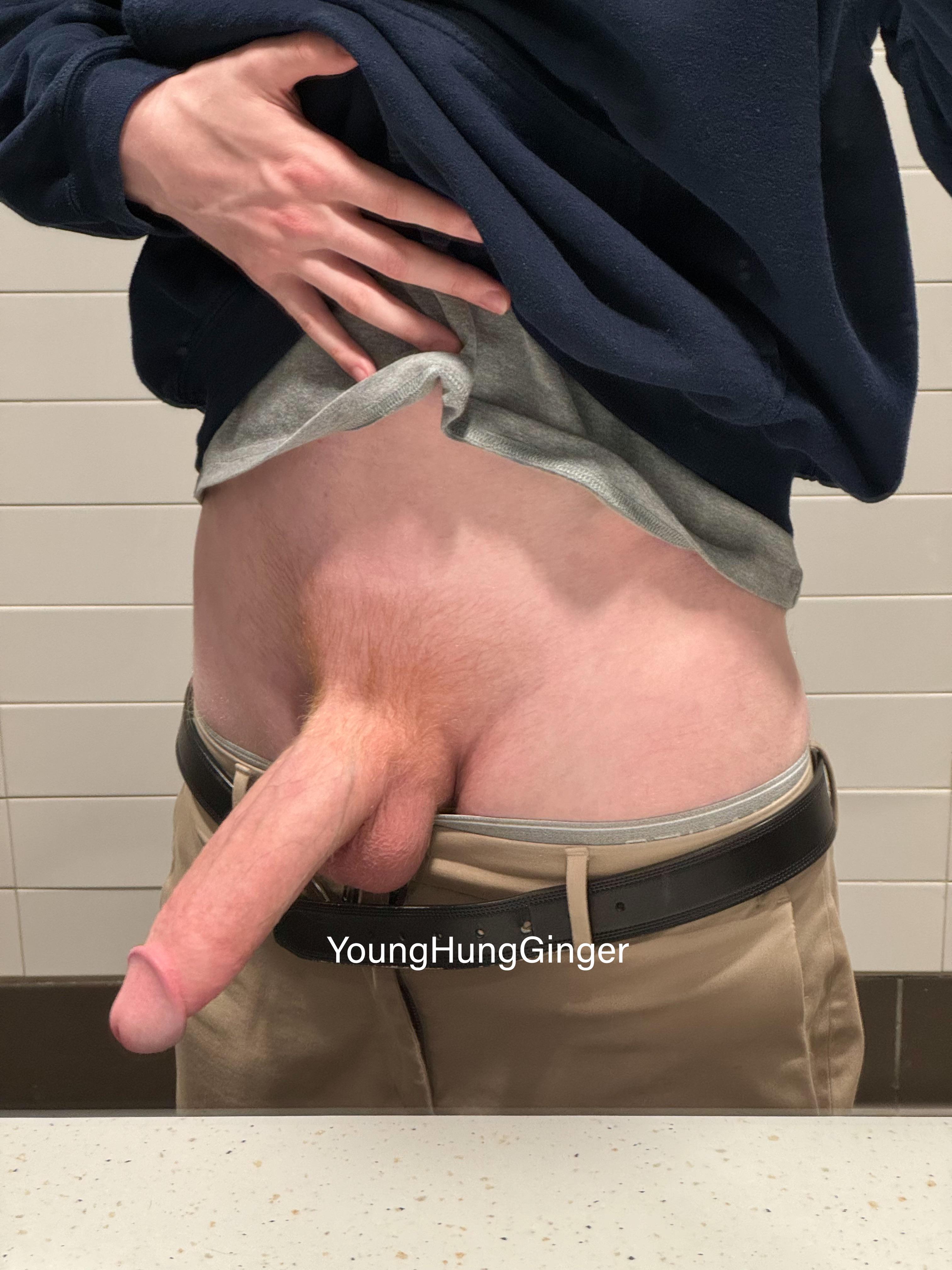 I think I've got the biggest dick at work. What do you think? : rBigDickWhiteDudes
