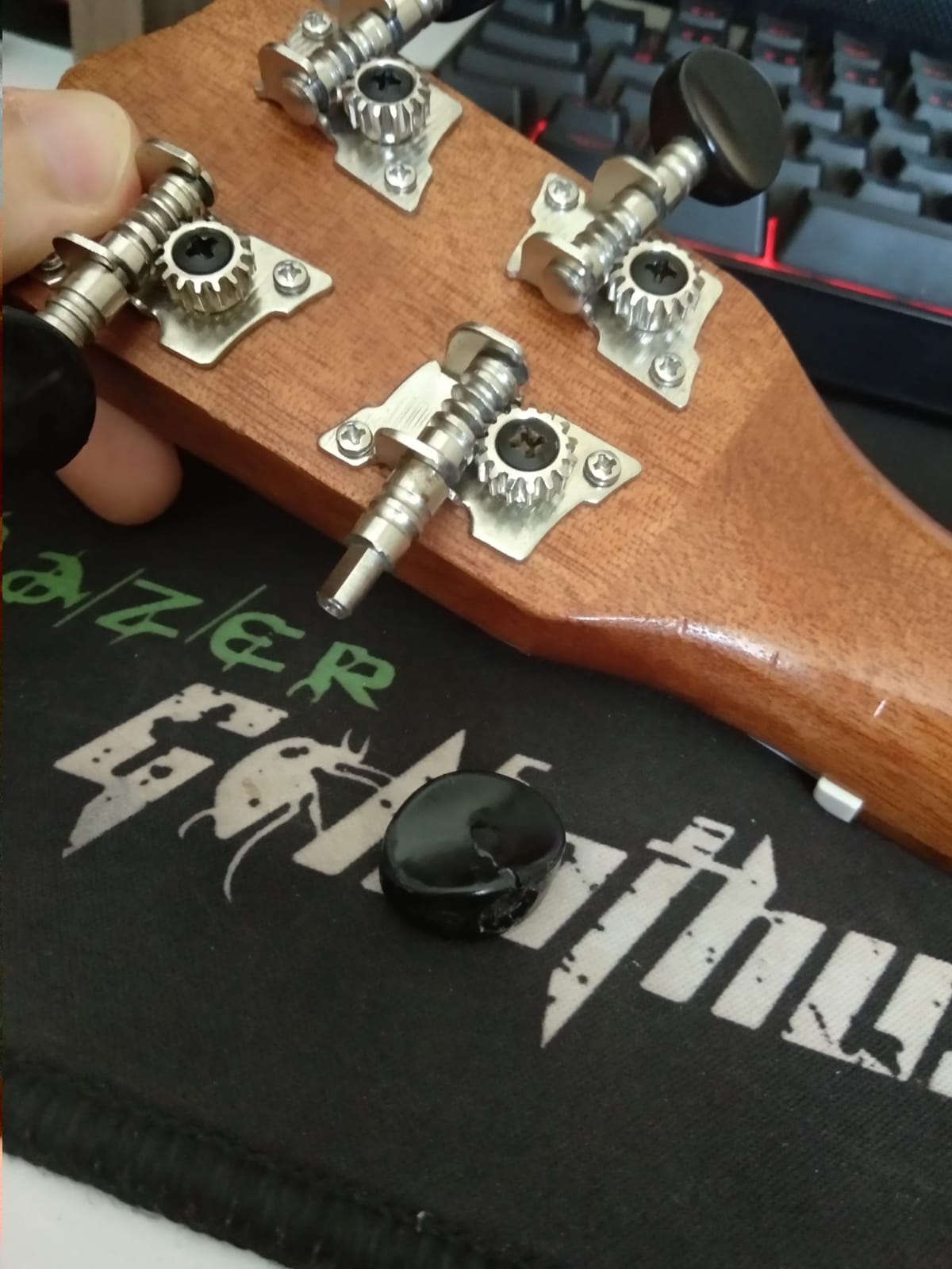 4 Pieces Copper Iron 2l2r Ukulele Tuning Pegs Tuners For Ukulele Diy Ukulele Guitar Replacement Parts Golden Guitar Parts Accessories Aliexpress Very clever and very well made.