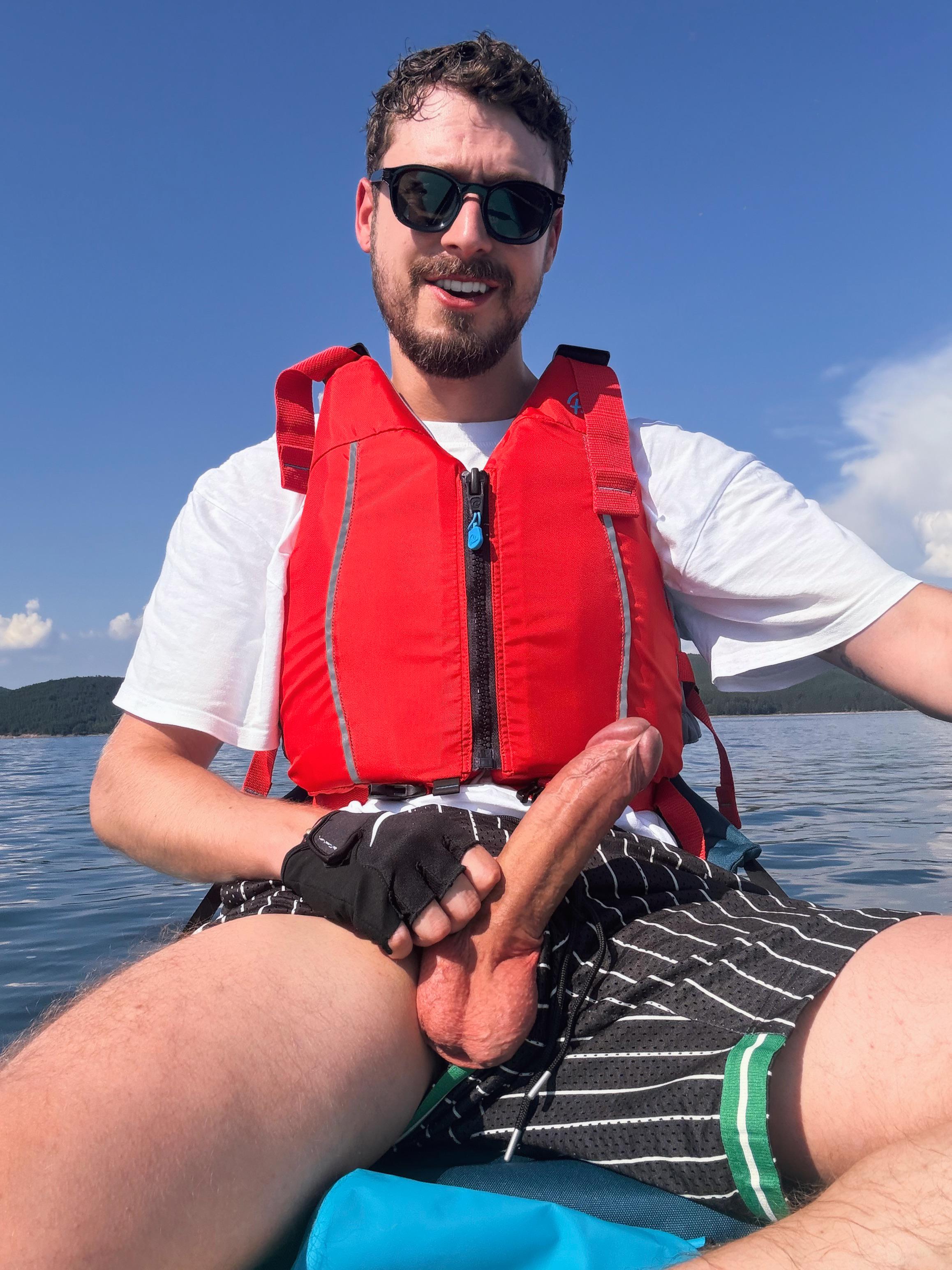 It doesnt get more public than that 😅 : rBonersInPublic