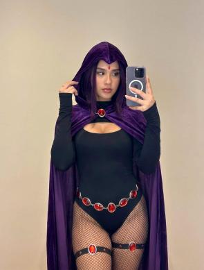 Raven cosplay