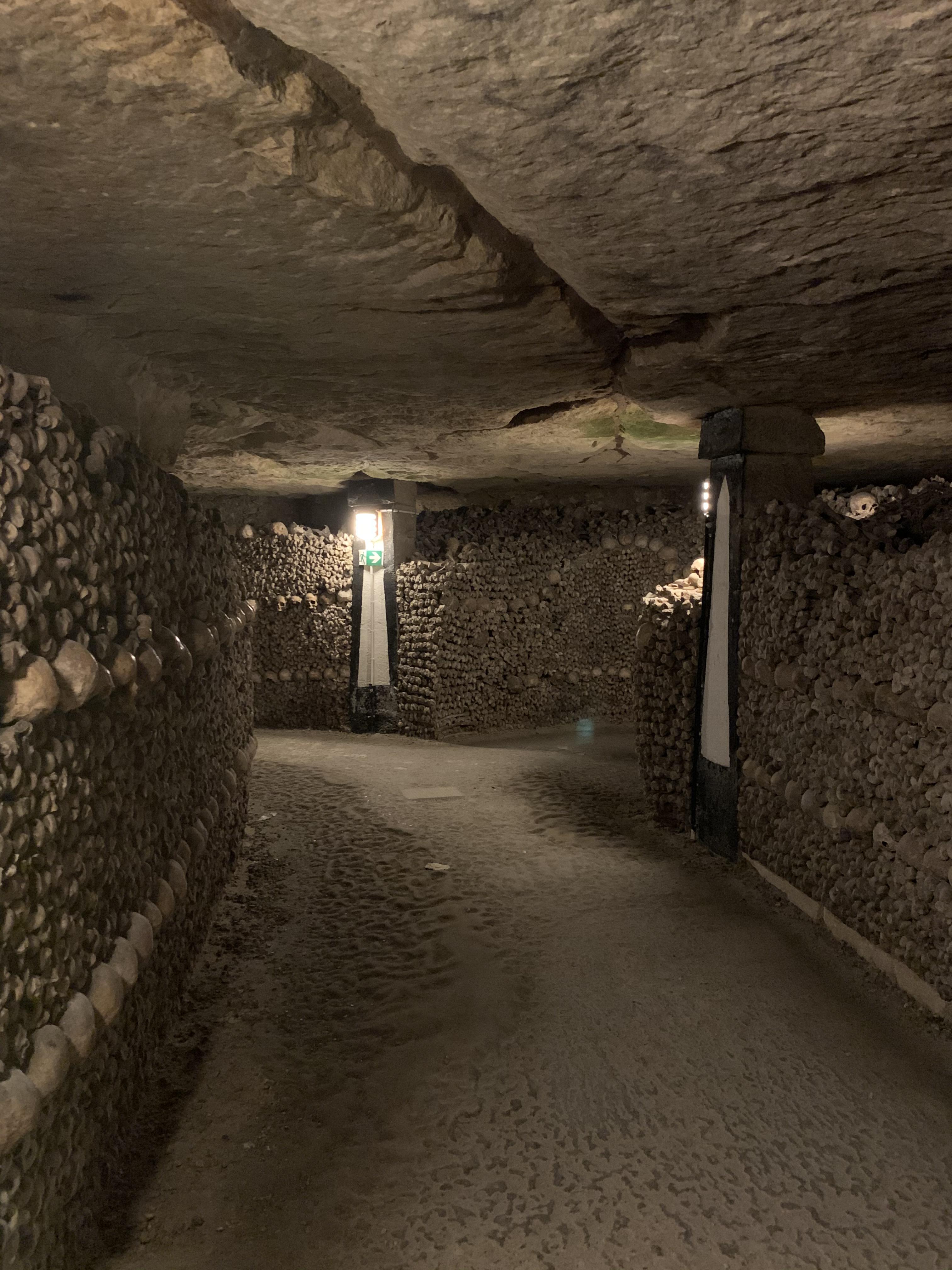 Too bad we never got this map. a catacombs map where at times all you could see was the glowing