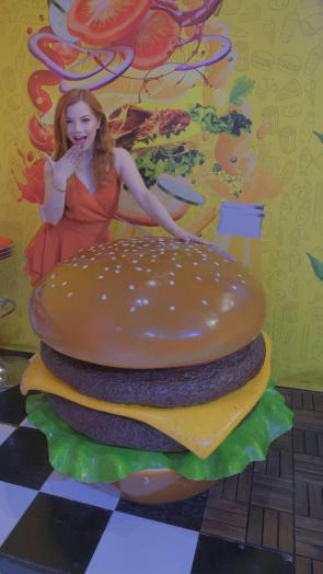 Care to help me with this burger? I don’t think I can finish these portions! 😅