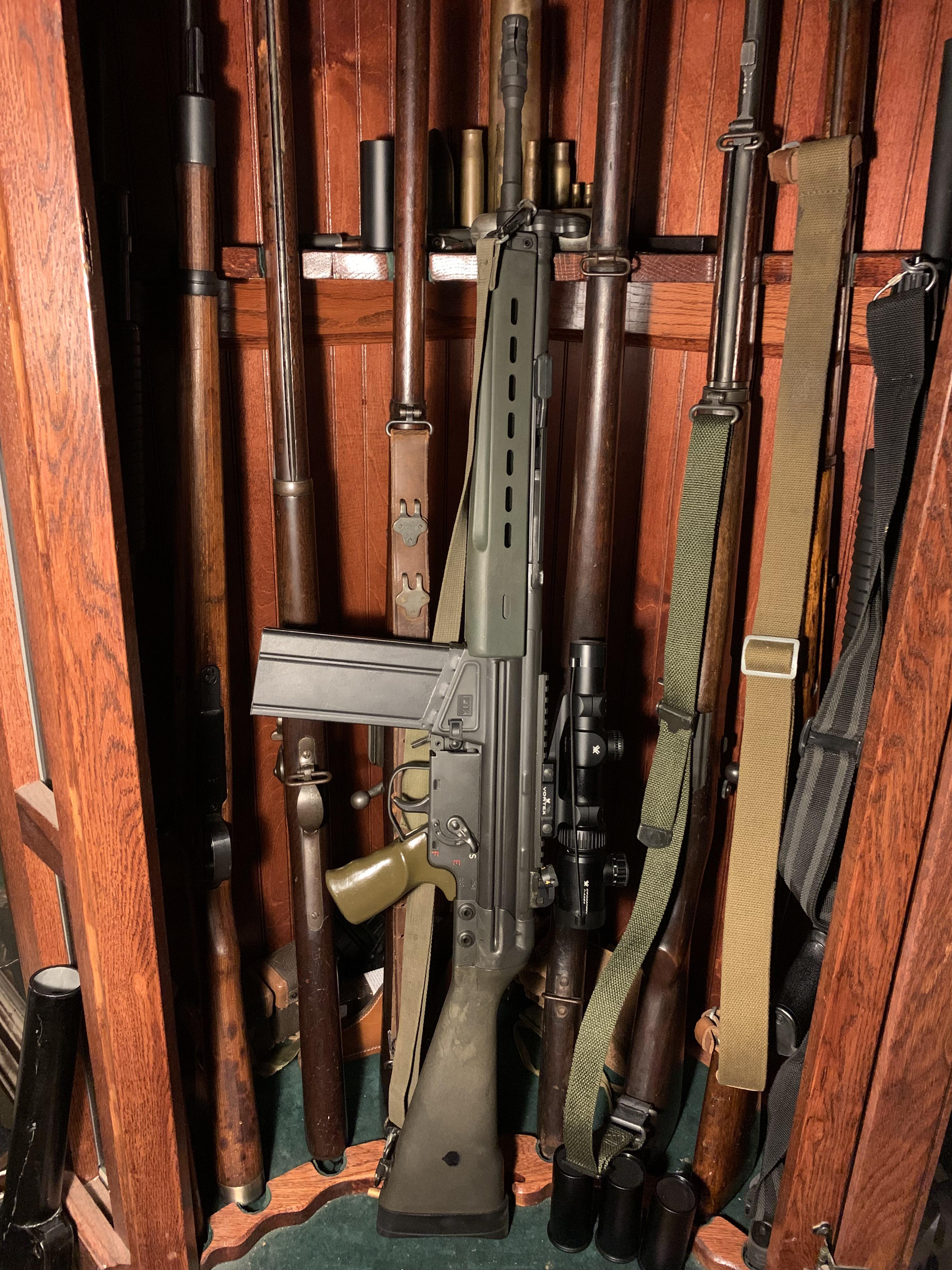 Picked up a set of South African R2 furniture while we were away. : rptr91