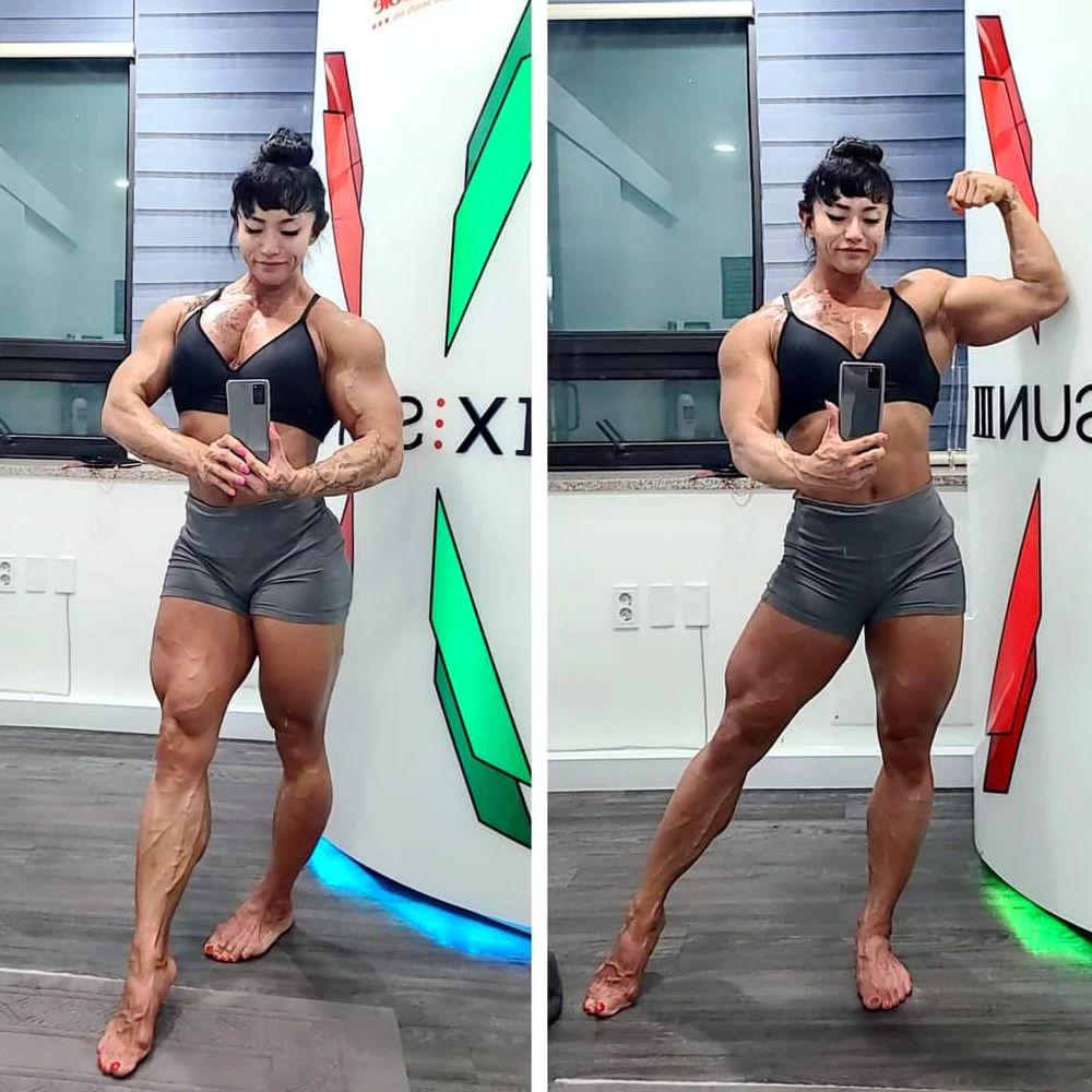Chun ri Kim : rgirlswithbigmuscles