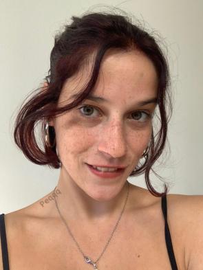 You don’t need anything else than this freckled girl to have LOTS of fun ;)