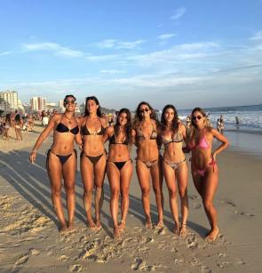 Bikini beach friends