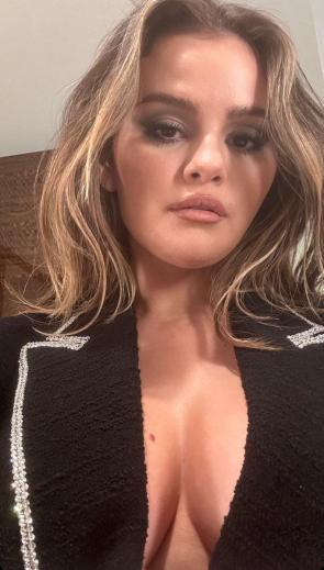 Love this look on Selena, from IG Nov. 2023