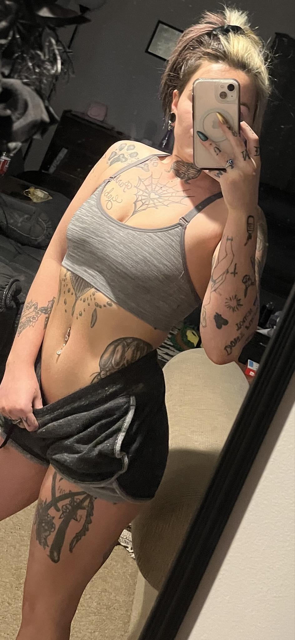 Am I toned enough for you? : rnebraskasluts