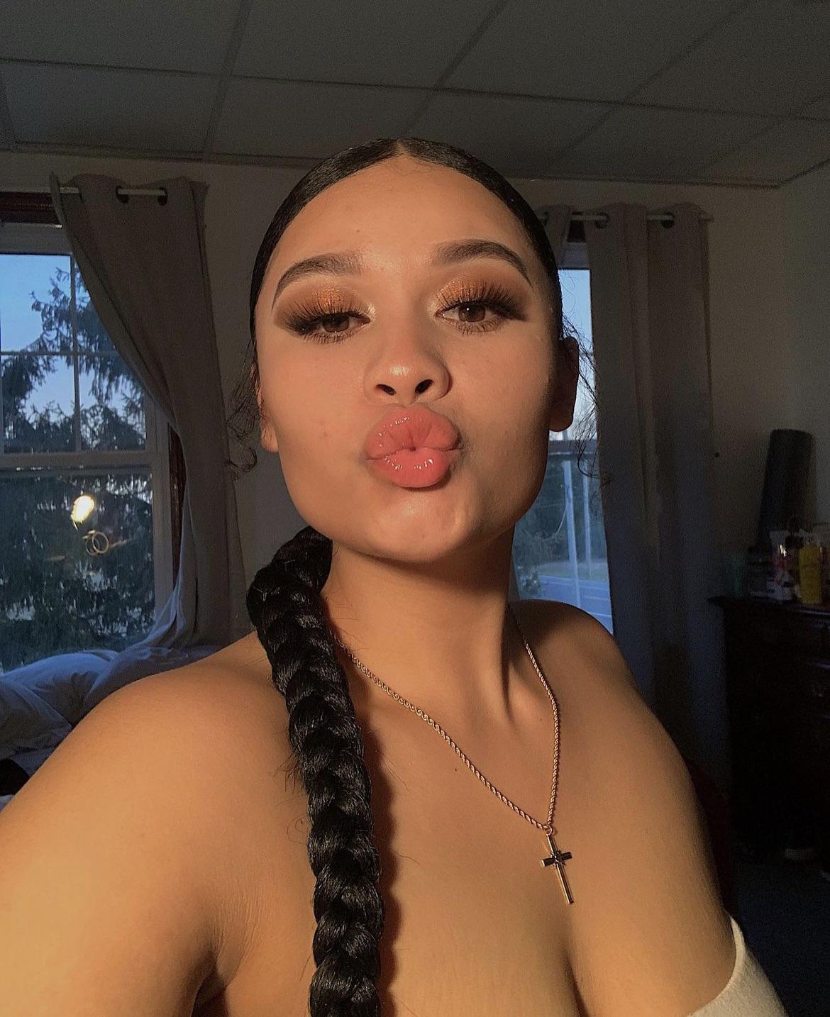 rChristianGirls: The Holiest Place On Reddit! Cum And Worship With Us! ✝️