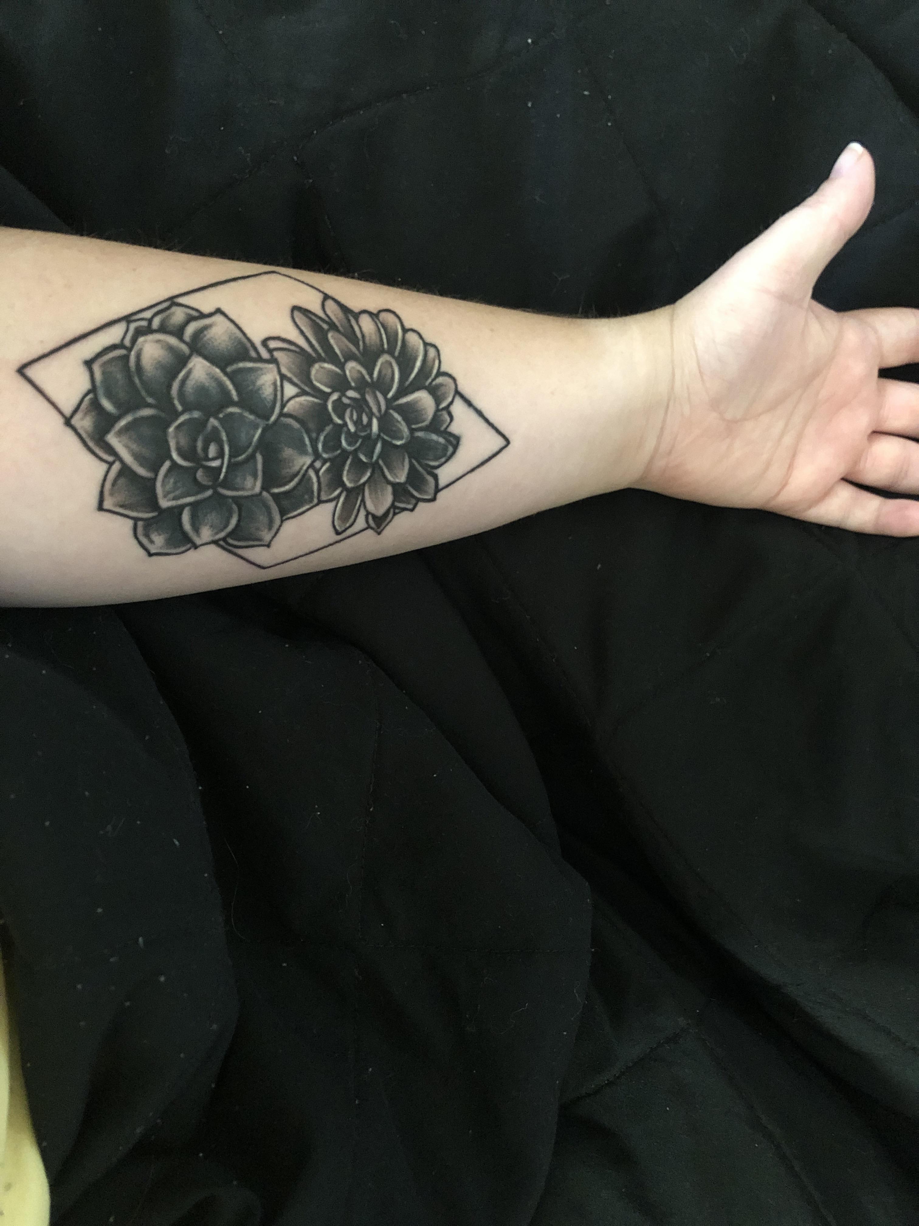 Got A Cover Up Tattoo Last Thursday And I M In Love Quick Question Is It Too Soon To Put Sunscreen On It It Is In The Peeling Phase Right Now I M Going