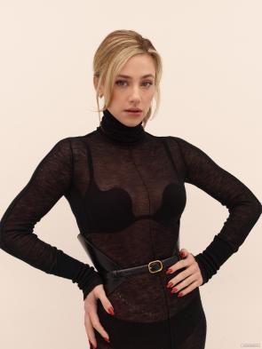 Lili Reinhart