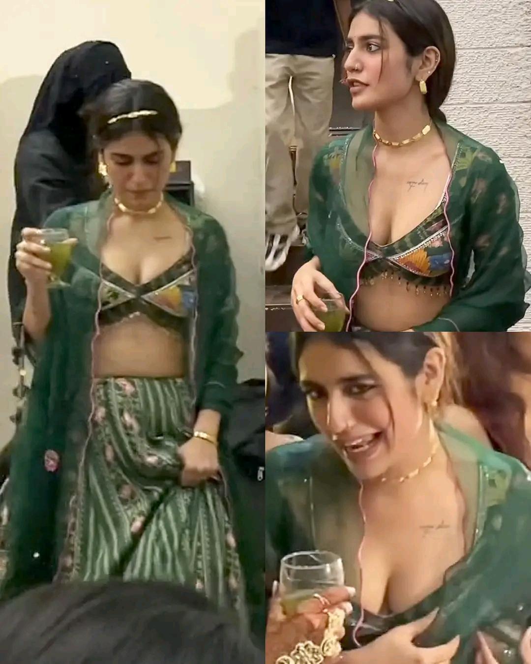 Cleavage 🤤💦 (priyapvarrier) : rmalludesi