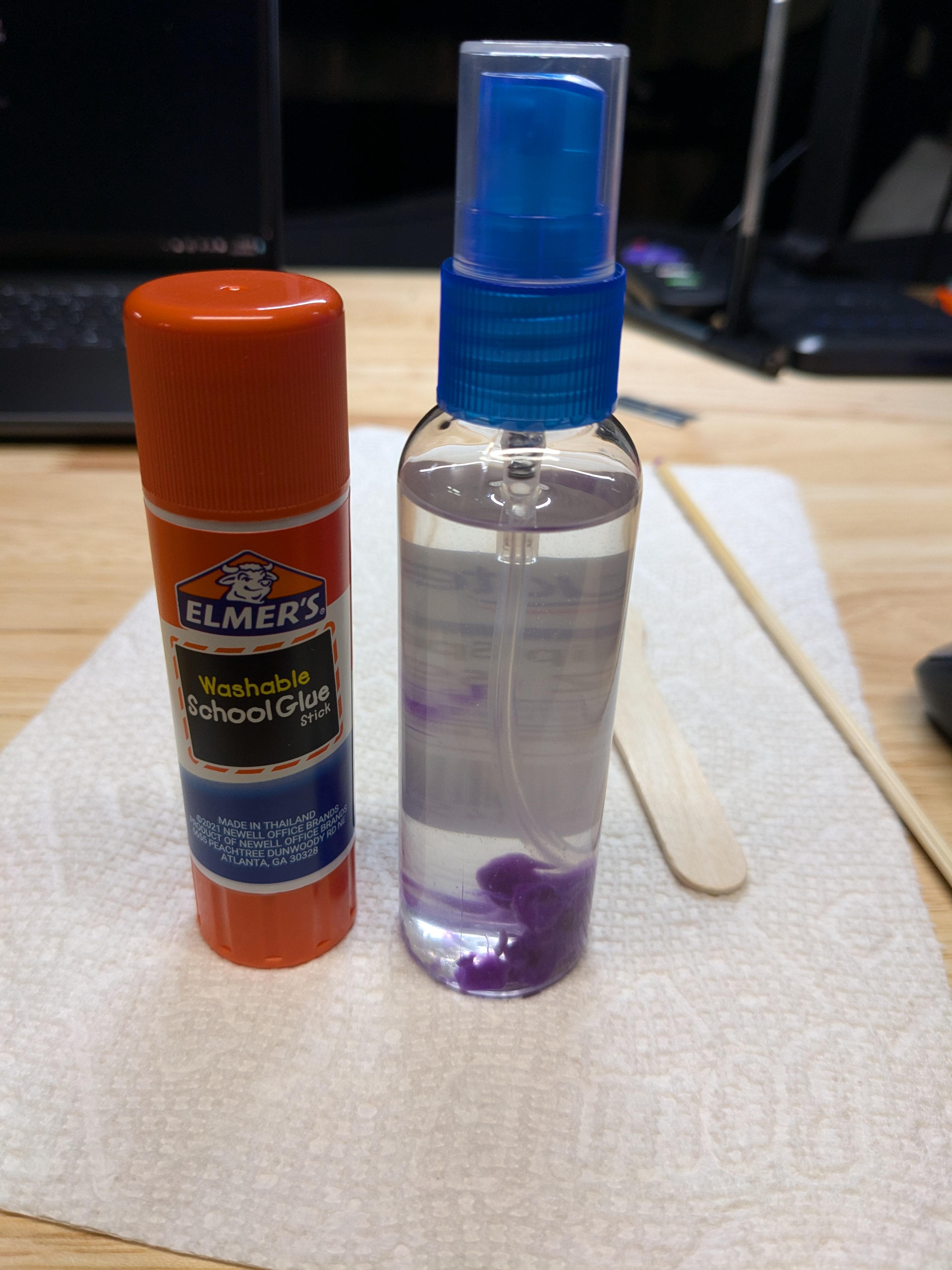 Decided to try dissolving glue stick.. am I crazy or is this not soluble in alcohol? : r3Dprinting