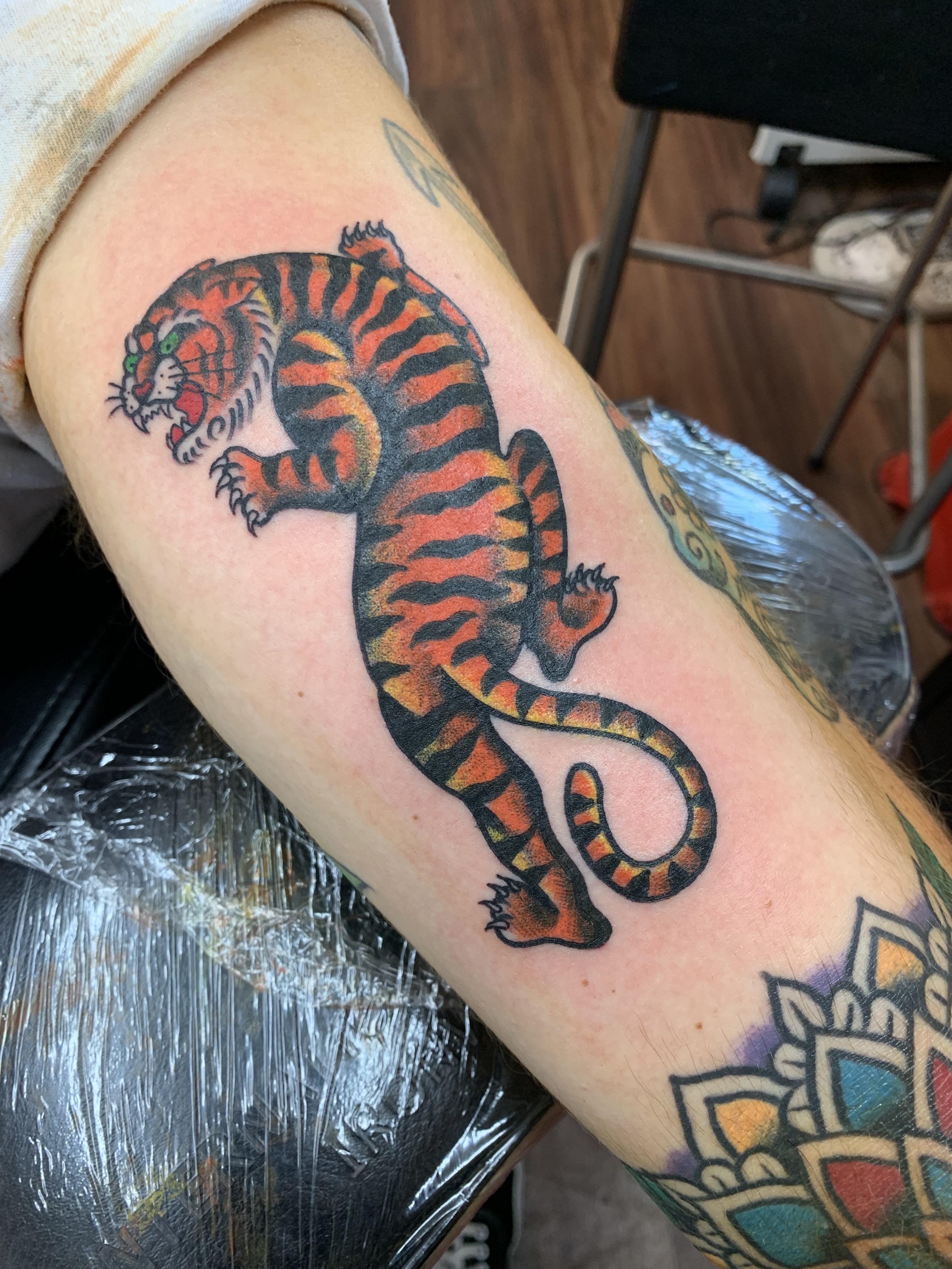 American Traditional Tiger By Troy Brett Rick S Tattoos Arlington Va Tattoos