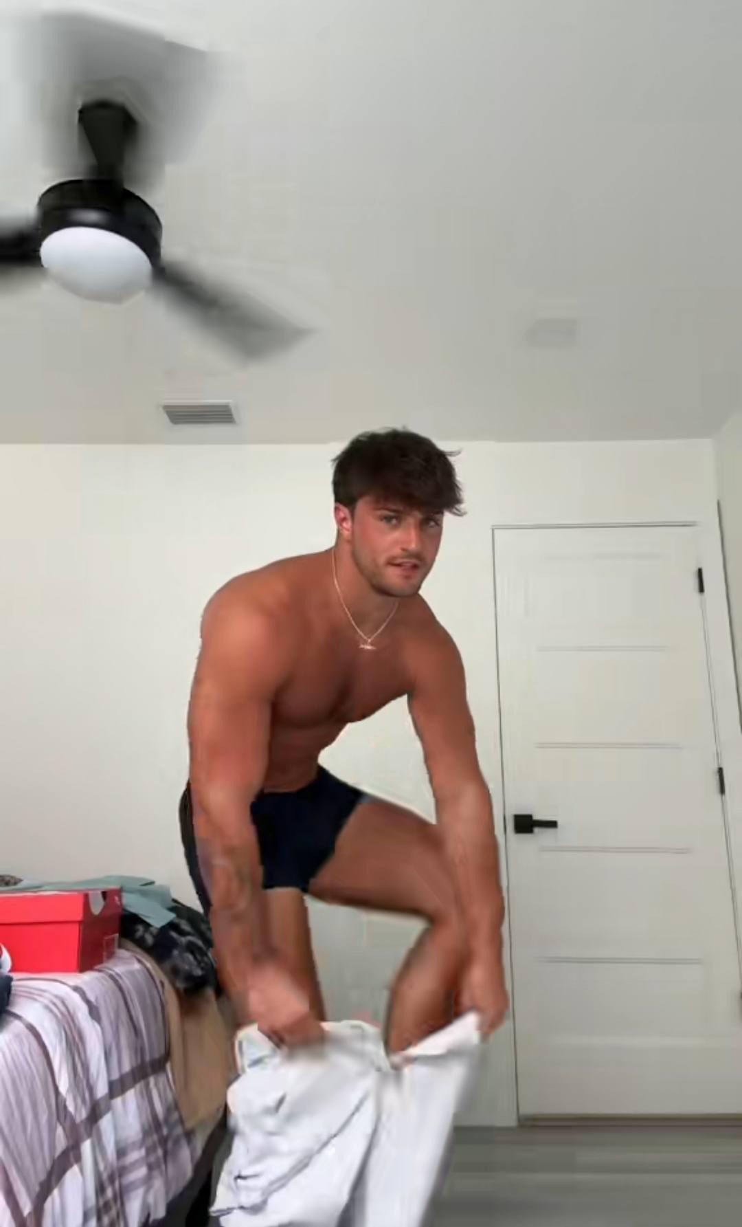 Jack Gentry : rHotGuys