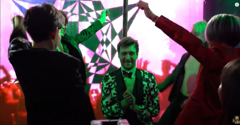 Poor Monke R Trashtaste - Ultra HD Minimal Backgrounds for Desktop