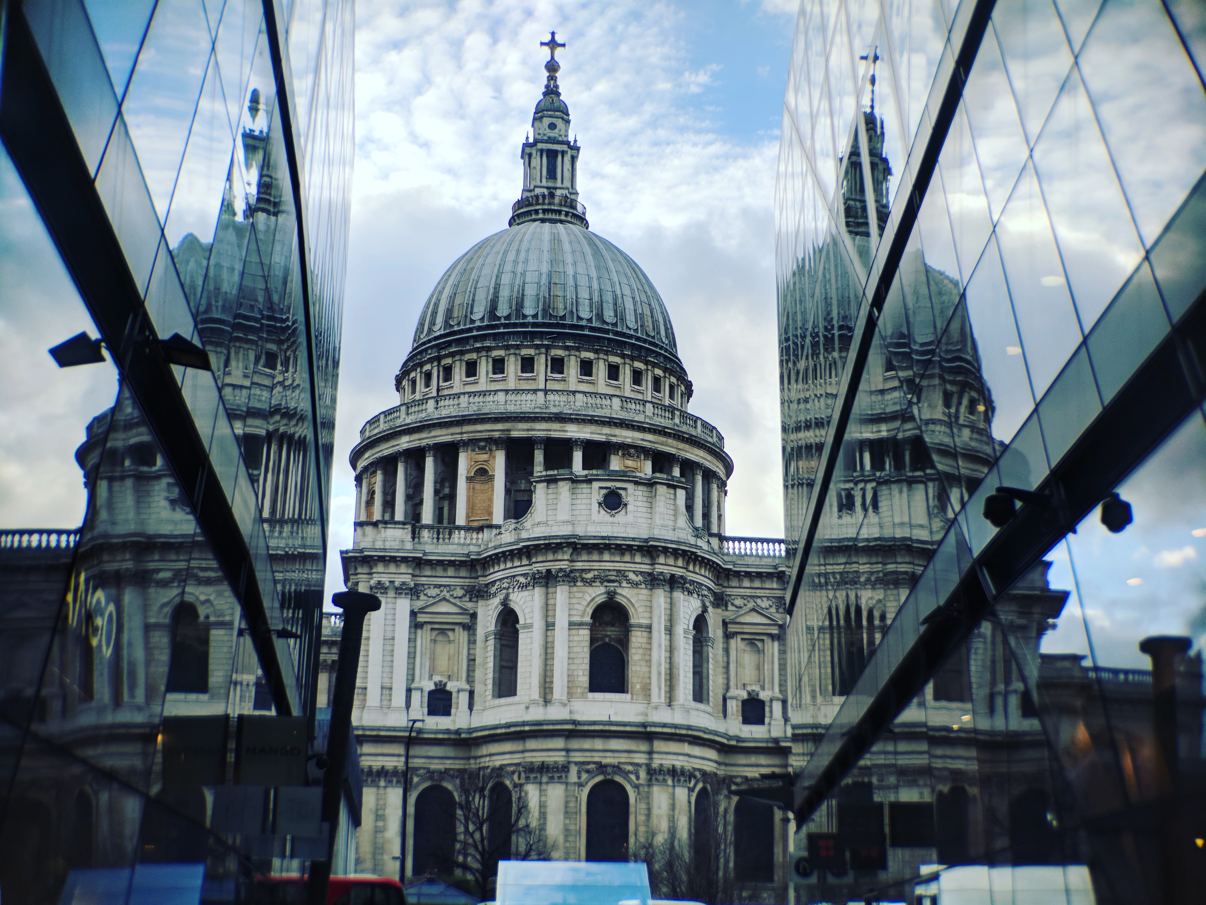 Il semble que la première édition de cette compétition ait eu lieu à munich en république fédérale d'allemagne … The best view of St. Paul's Cathedral in London : travel