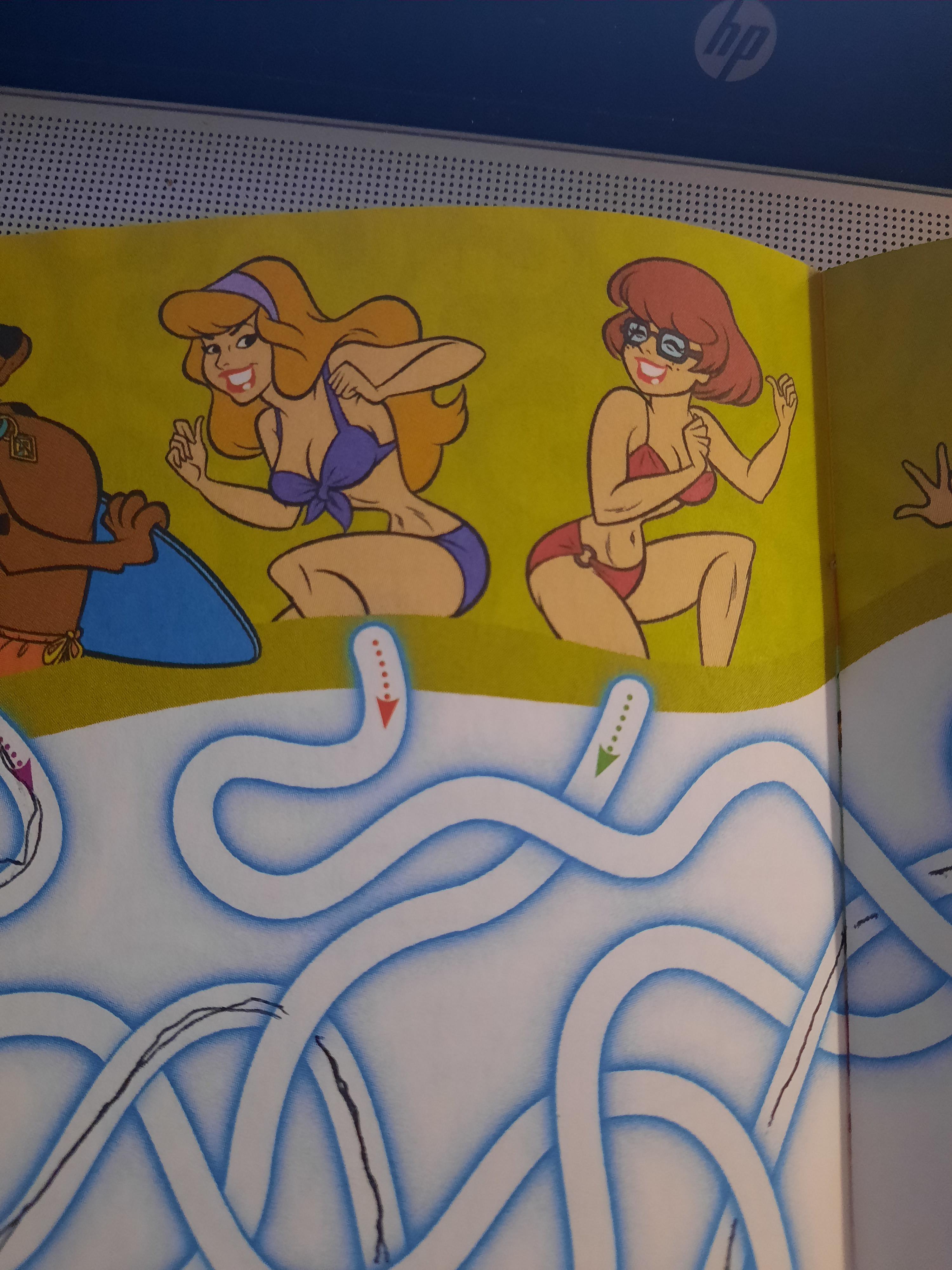 We can store our intestines in our bras, its fine. : rbadwomensanatomy