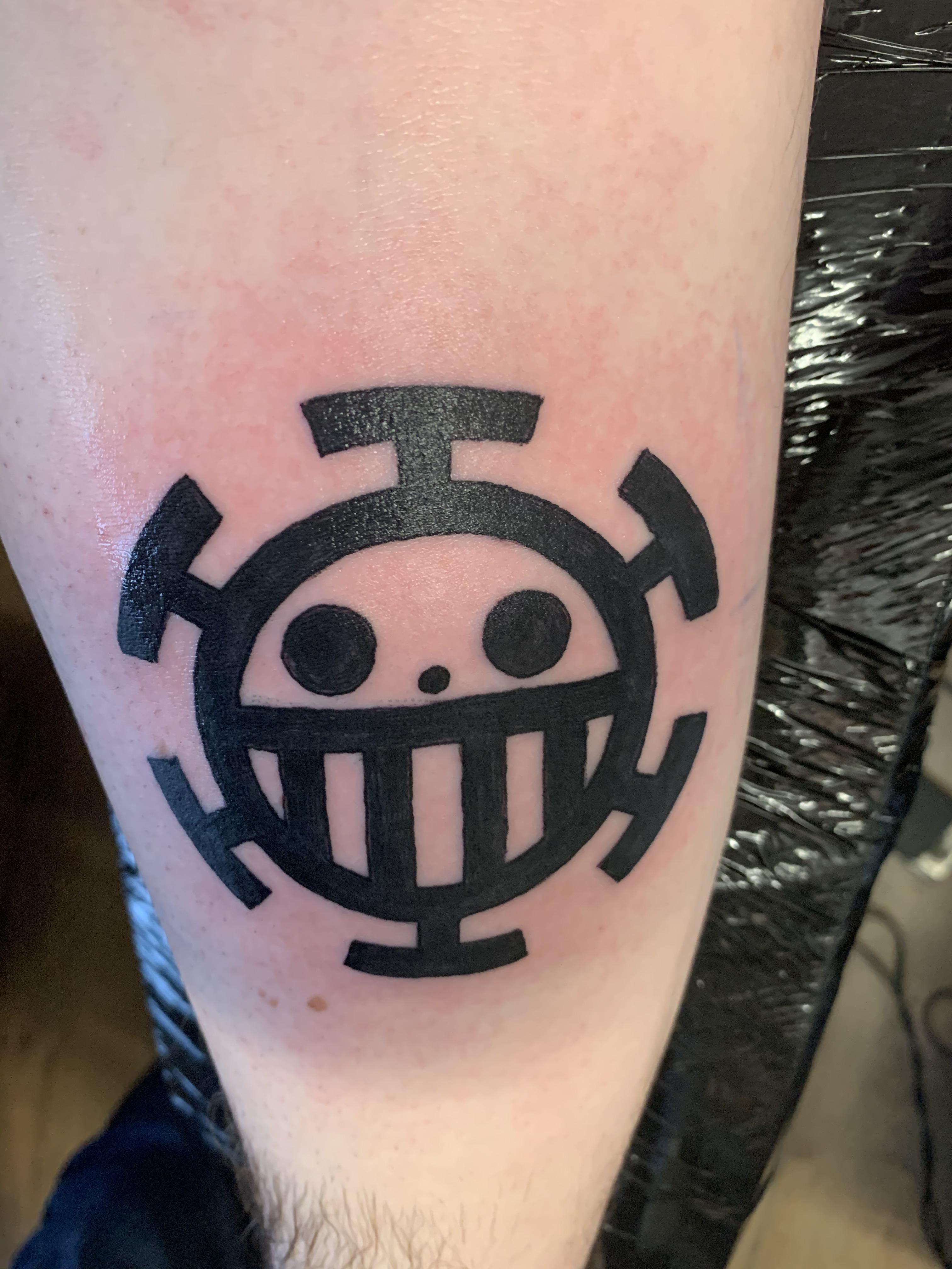 X Post R Tattoos Just Finished Having This Put On Love Me Some Heart Pirates Onepiece