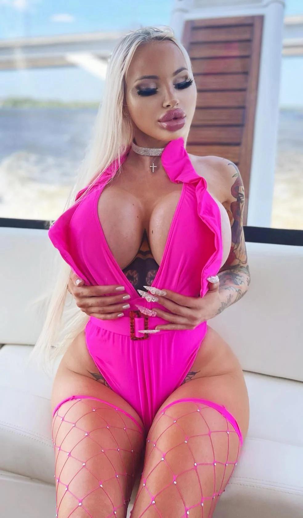 Perfection : rbimbofetish