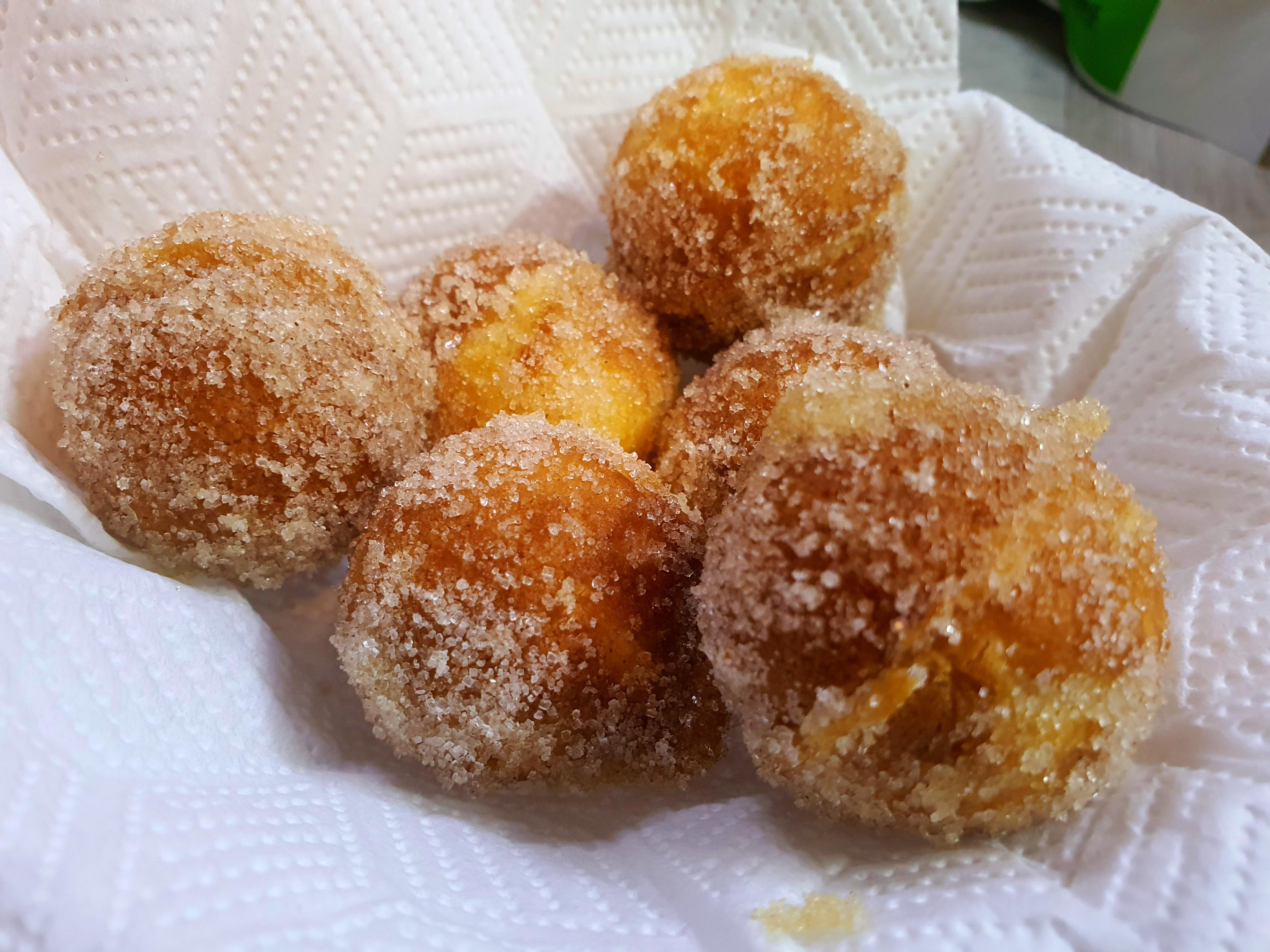 The spruce / christine ma this nutella cake pops recipe is a delicious twist on regular c. Gluten Free Donut Holes In The Cake Pop Maker R Glutenfree