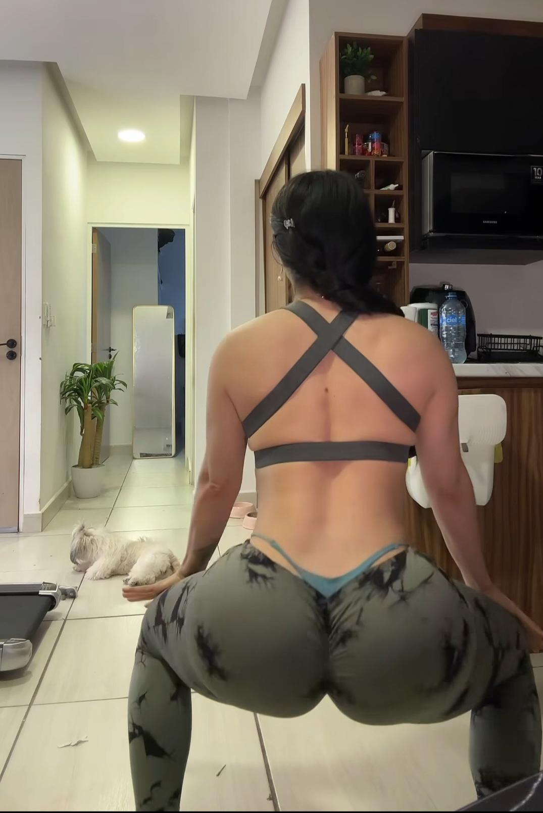 Luciana Cedeno whale tail : rofficialsaucecummin