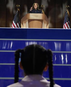 Great shot of Kamala Harris tonight at the DNC