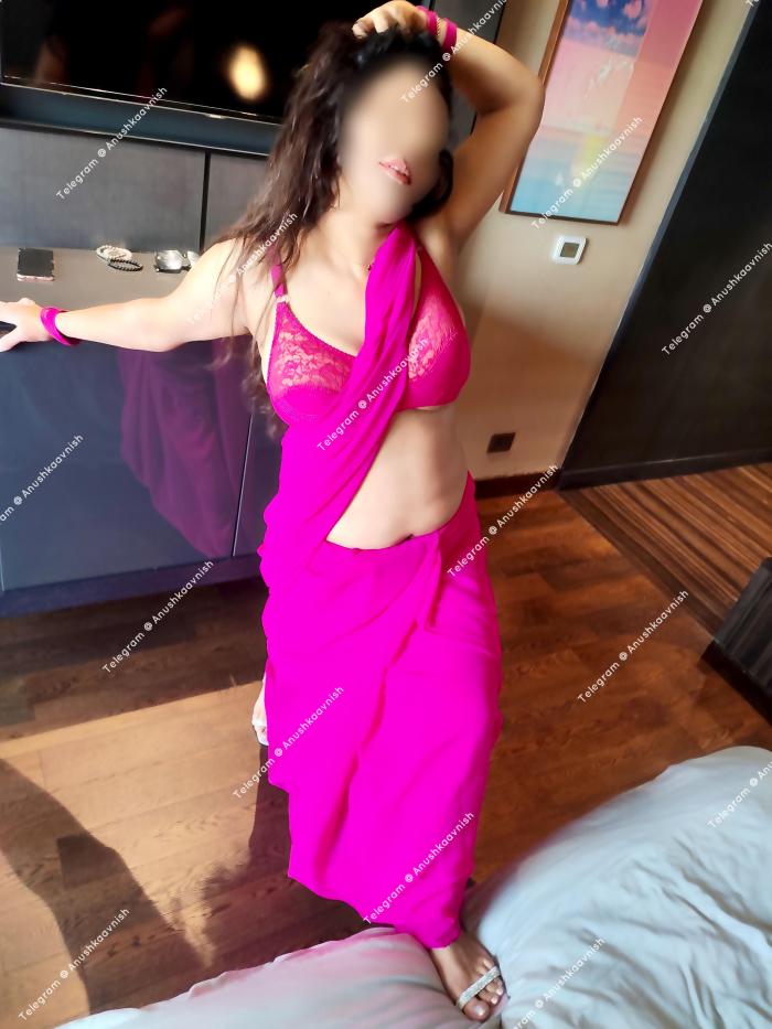 hotwifeanushka