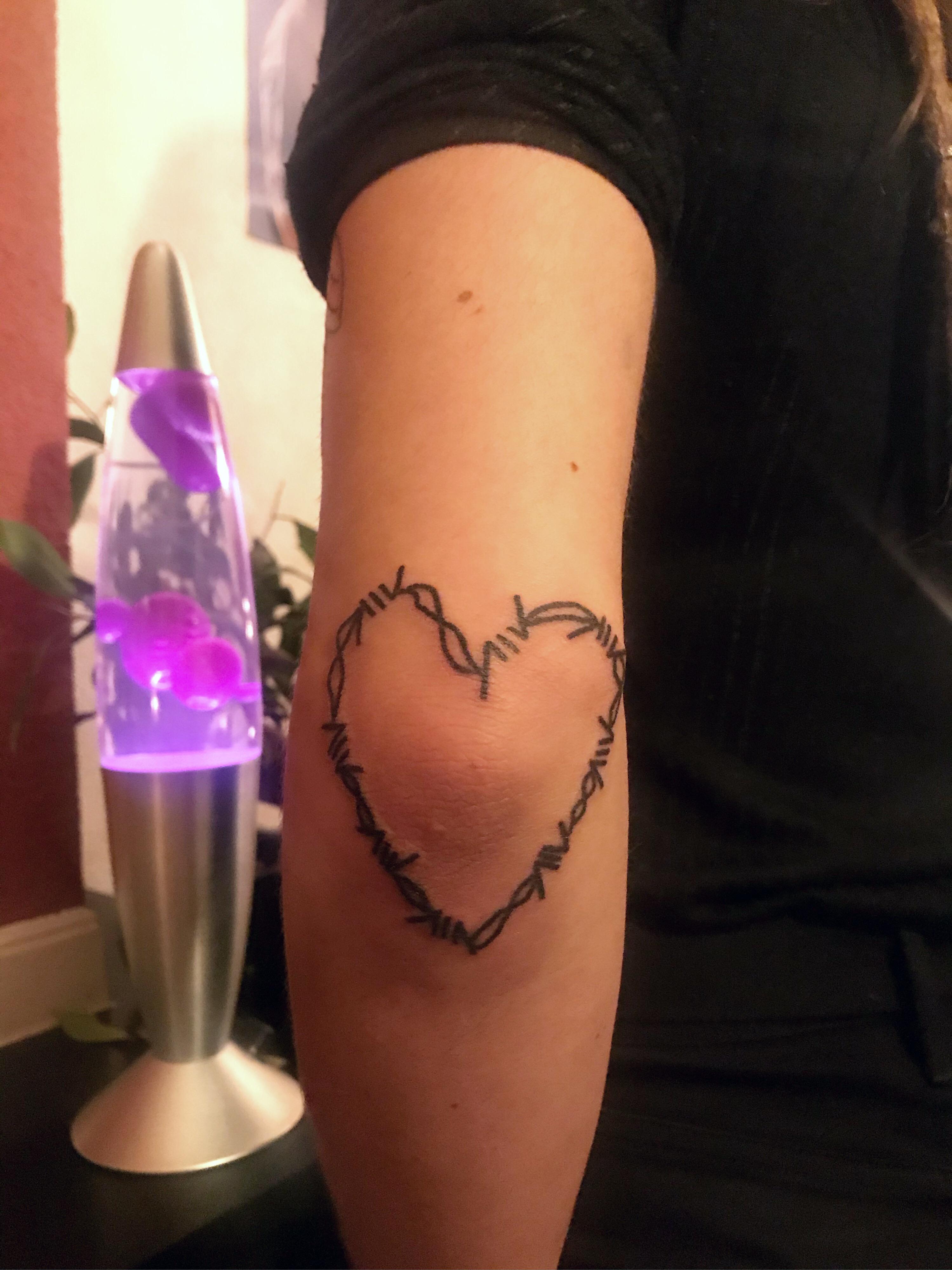 Barbed Wire Heart On Elbow, Done With A 14Rl 🖤 • @Verynicepokes : R/Sticknpokes 3999_x_2999_jpg