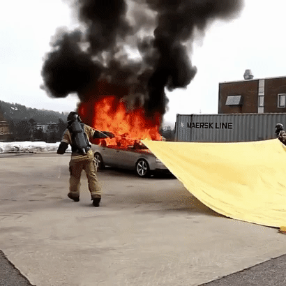 pin en sistemas contra incendio on car on fire gif
