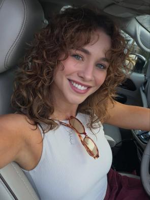 Laryssa Ayres