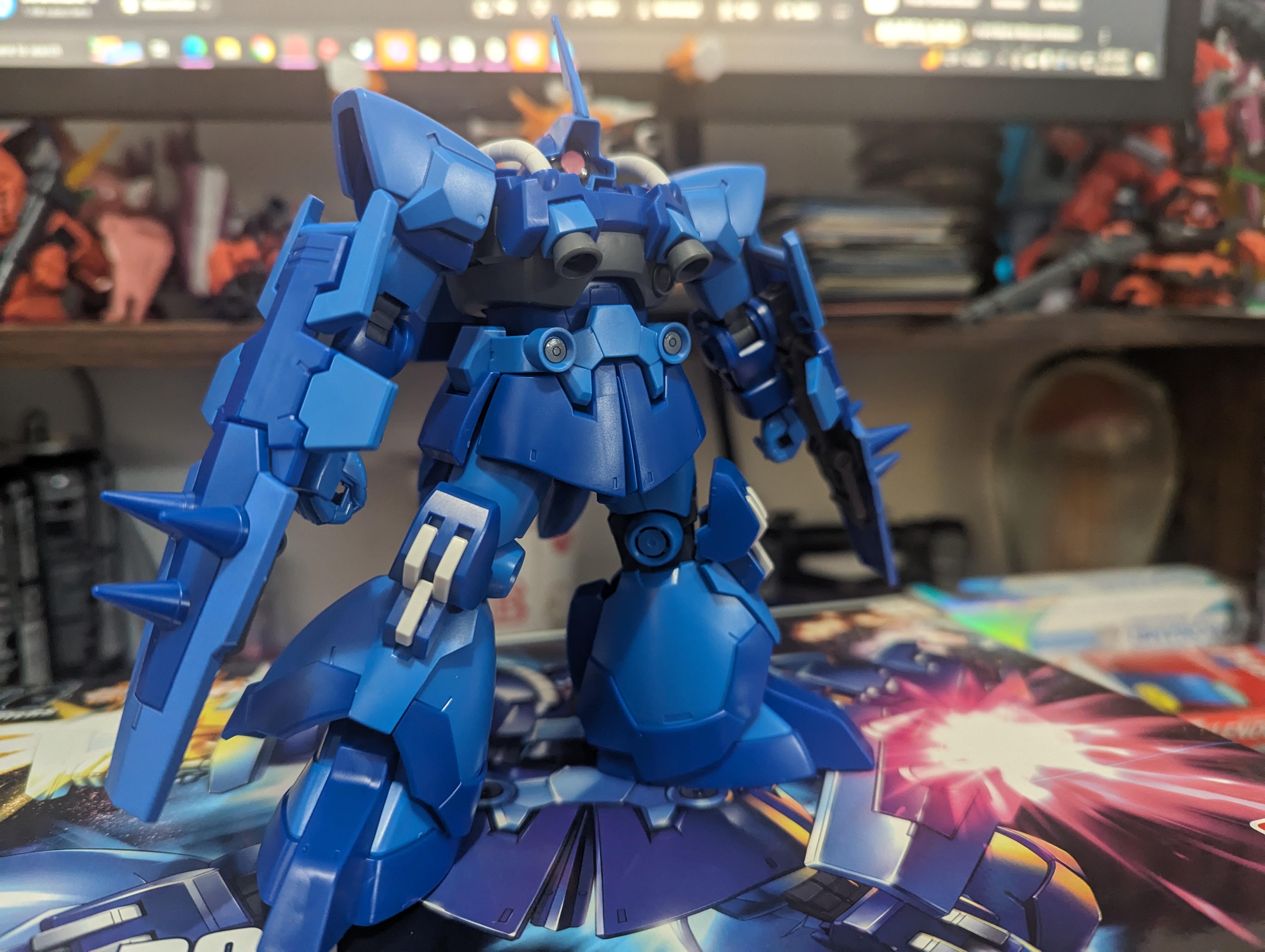 Hunted down and built this neat little guy recently: the Dom R35! Shocked that they have basically an entirely new Dom mold in here but they havent used it anywhere else. :