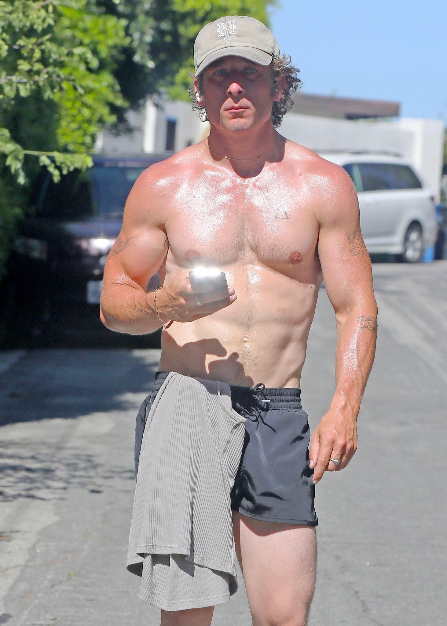 37 best Jeremy Allen White images on Pholder | Shameless, The Bear and 